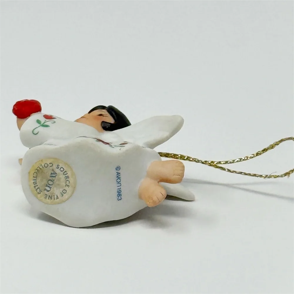 Avon Vintage Angel Ornament 1983 White Porcelain Ceramic Cherub Flower Garland
